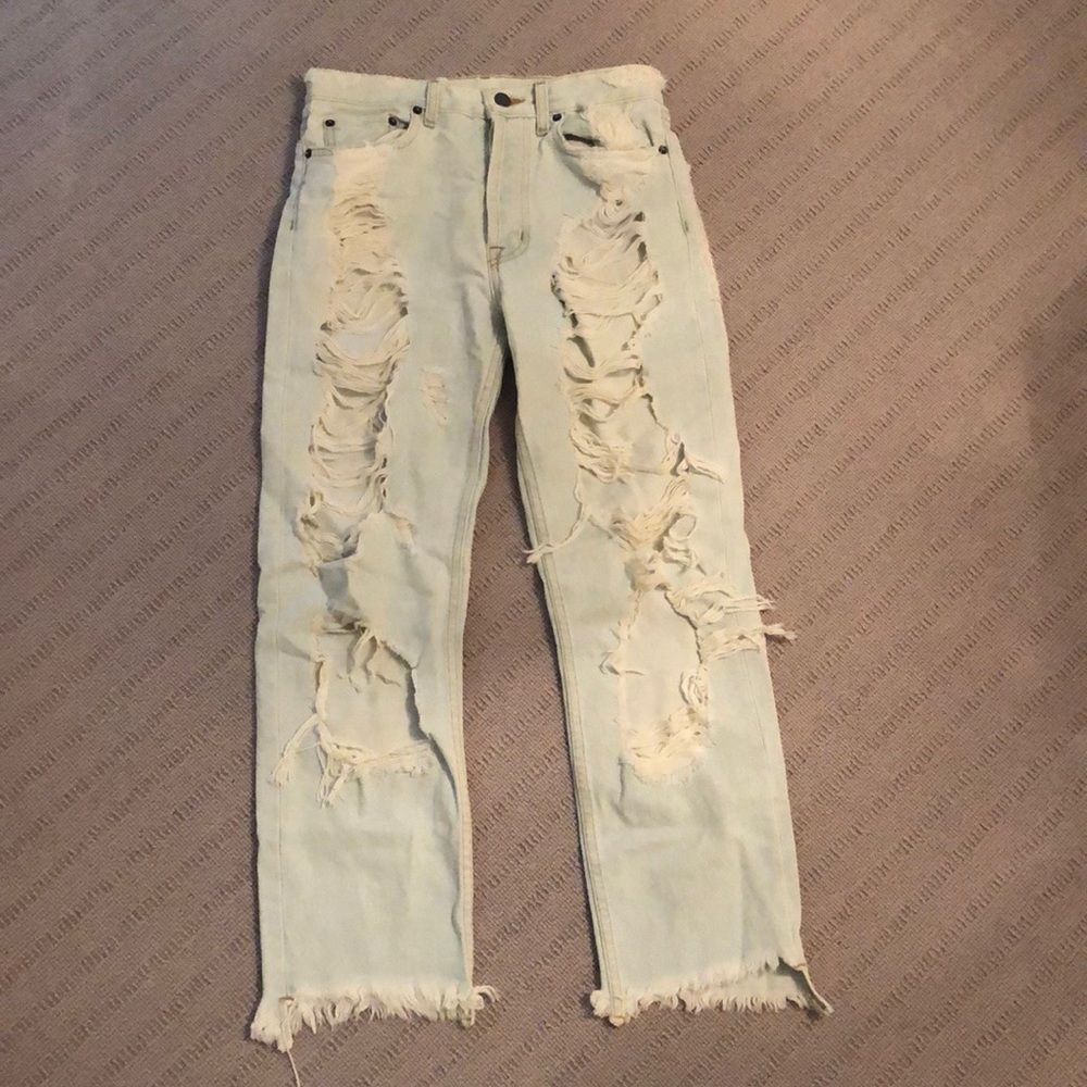 CARMAR RIPPED JEANS